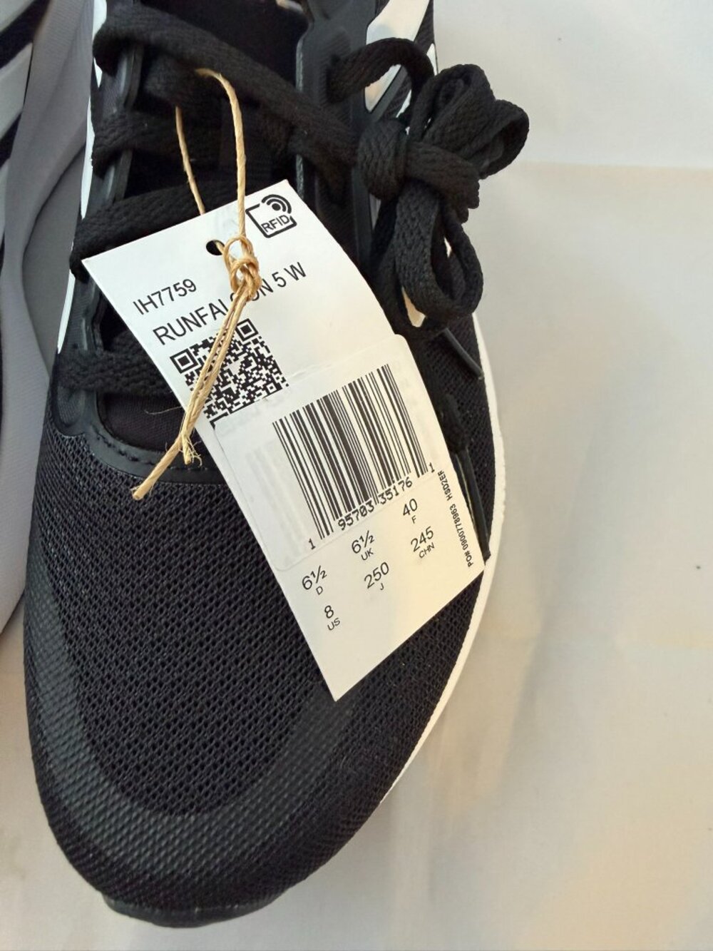 adidas Women's Runfalcon 5 Running Shoes Black/White Women Size 8 NIB - Picture 3 of 8